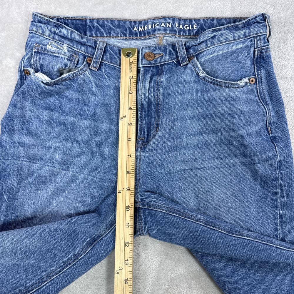 American Eagle Mom Jean Light Wash Distressed Denim Women's Size 8 Regular - Picture 8 of 10
